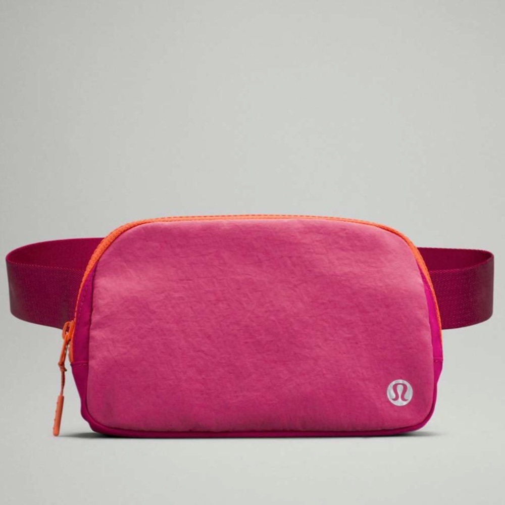 NWT lululemon everywhere belt bag